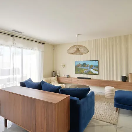 Maison Marly Avec Piscine Privee A Casa de Férias