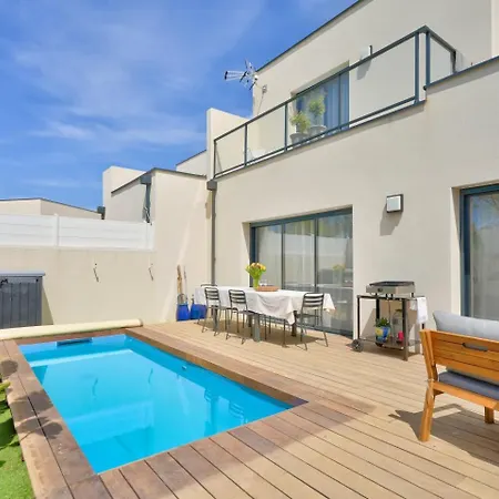 Hébergement de vacances Maison Marly Avec Piscine Privee A *