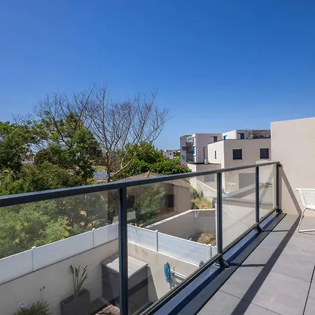 Maison Marly Avec Piscine Privee A *