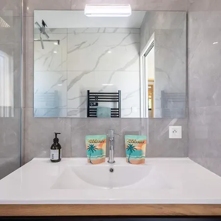 Maison Marly Avec Piscine Privee A *