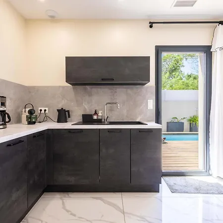 Tatil Evi Maison Marly Avec Piscine Privee A