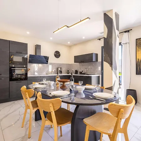 Maison Marly Avec Piscine Privee A Tatil Evi *
