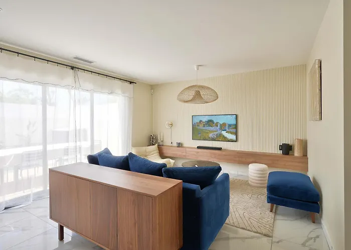 Maison Marly Avec Piscine Privee A Casa de Férias